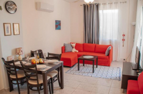 Cozy 1 bedroom apartment in walking distance to the municipal beach